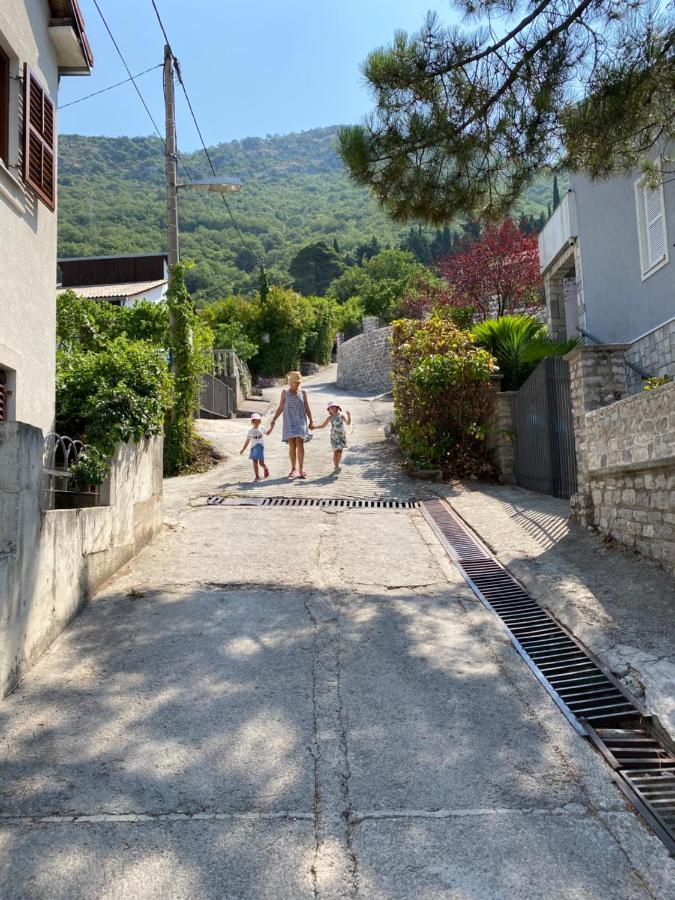 Apartman Irena Tivat Luaran gambar