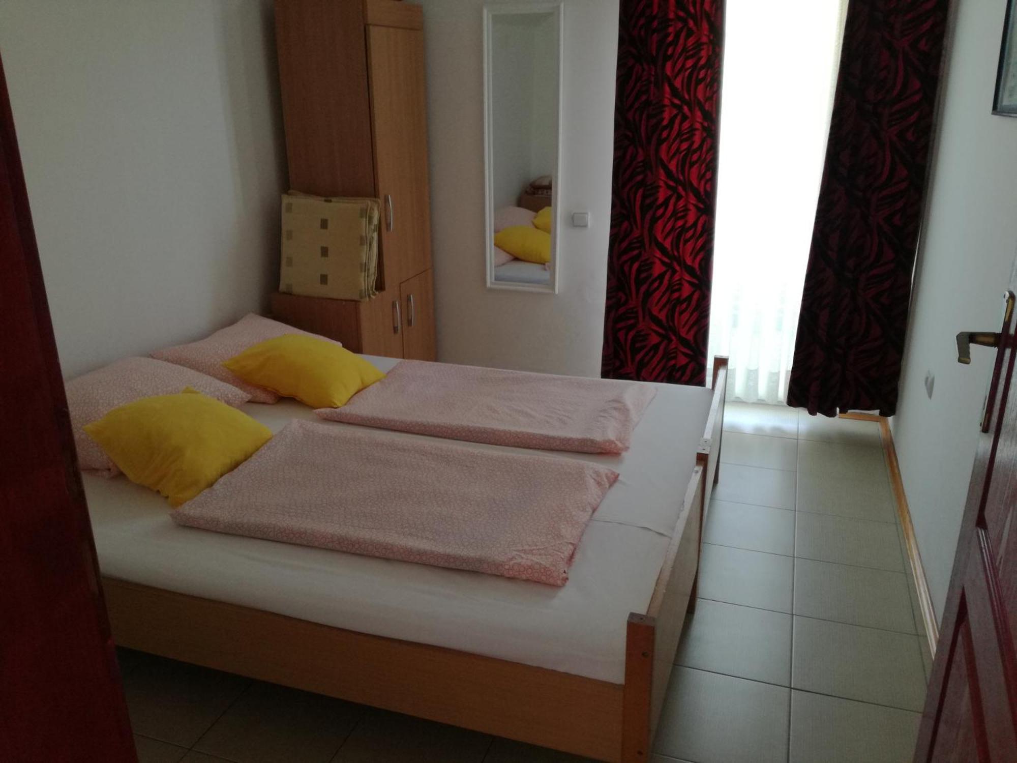 Apartman Irena Tivat Luaran gambar