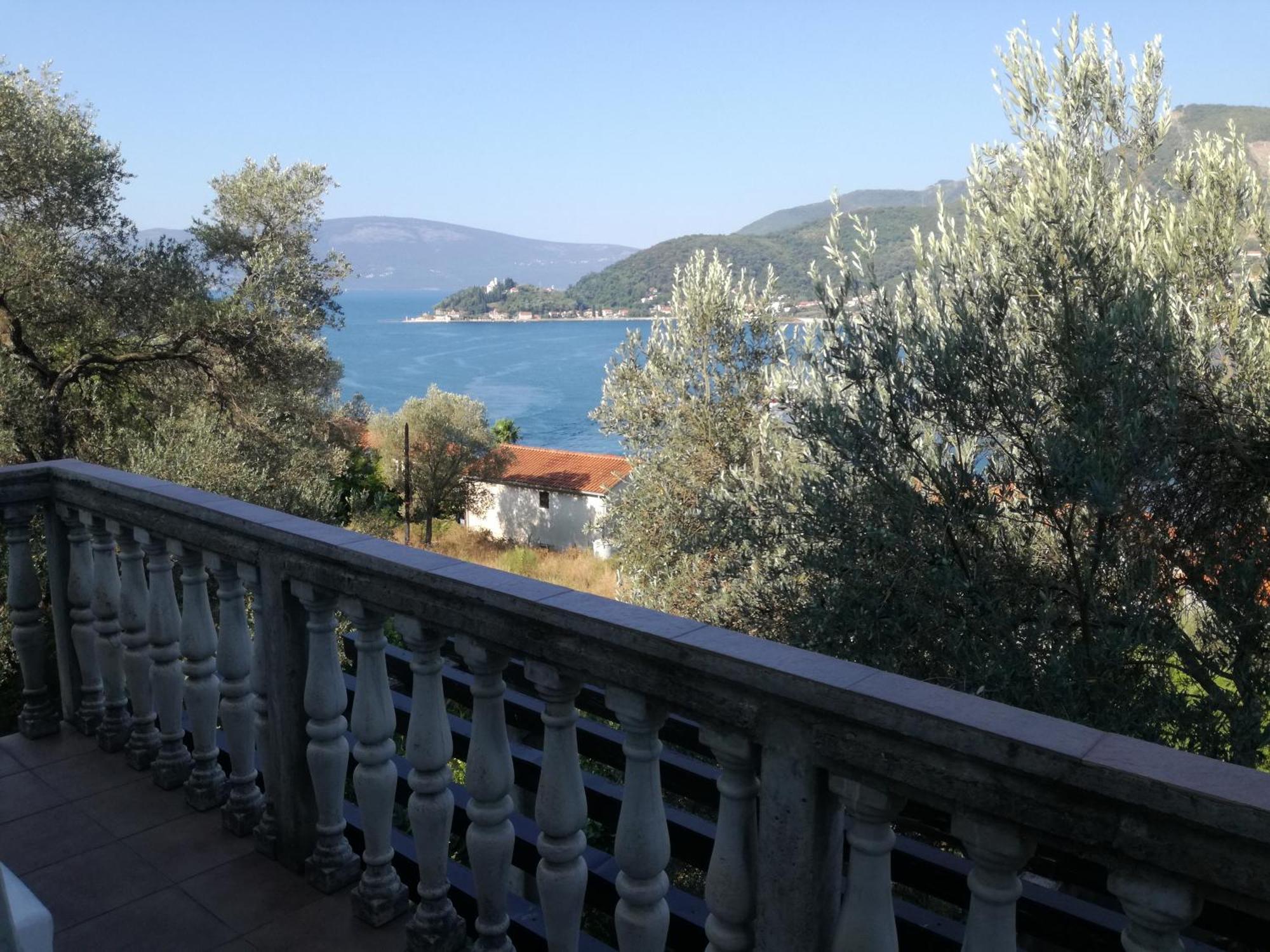 Apartman Irena Tivat Luaran gambar