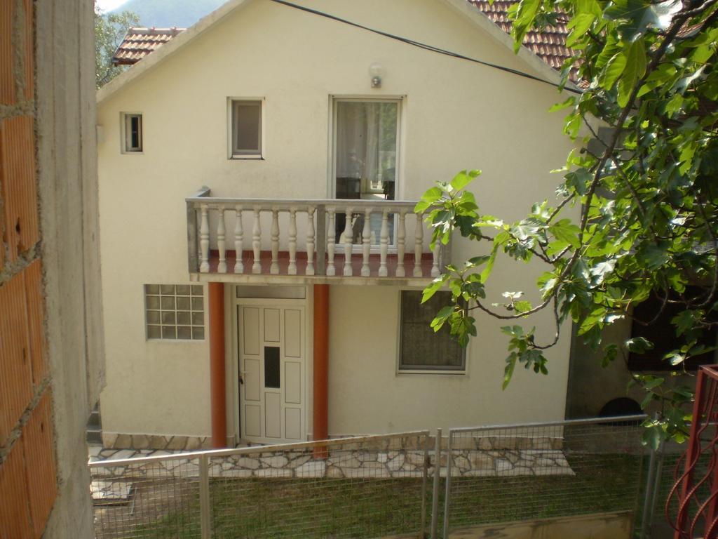 Apartman Irena Tivat Luaran gambar